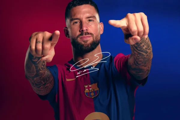 Iñigo Martínez Extends Barcelona Contract Through Summer 2025