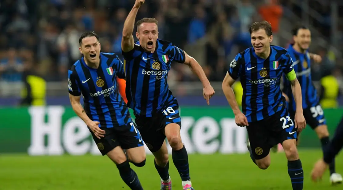 FC Barcelona Reach Champions League