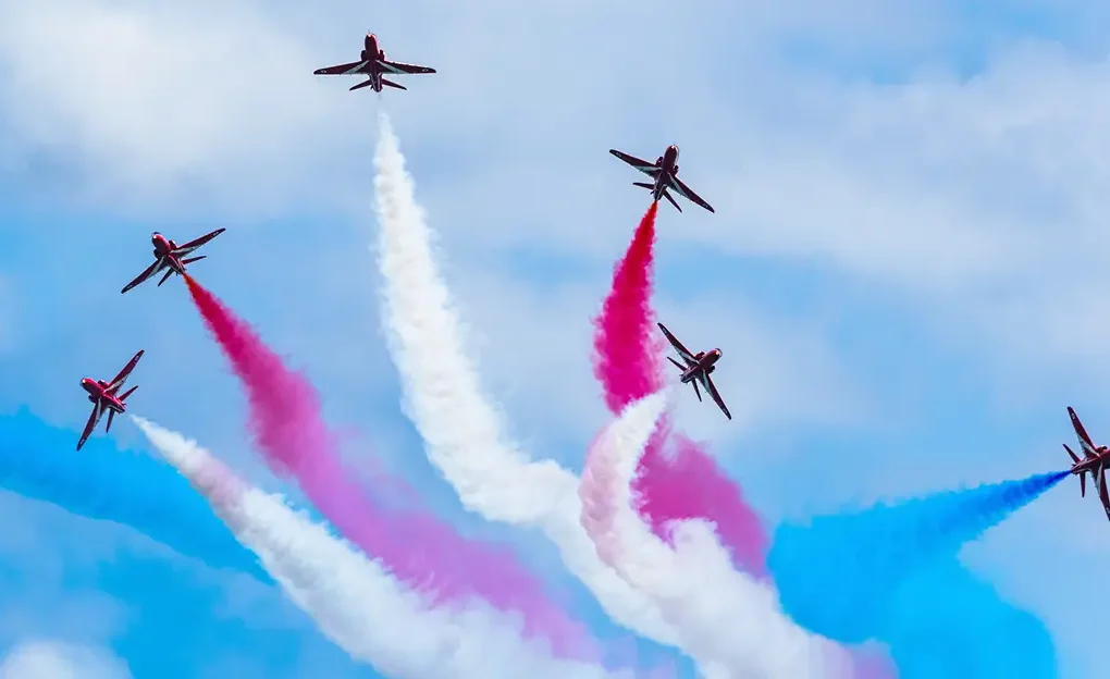 Red Arrows Thrill Crowds