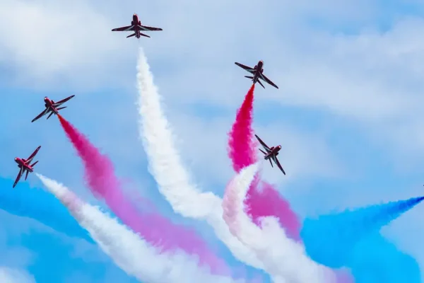 Red Arrows Thrill Crowds