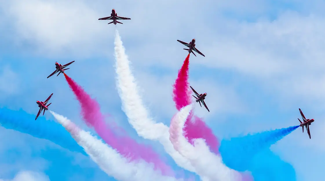 Red Arrows Thrill Crowds
